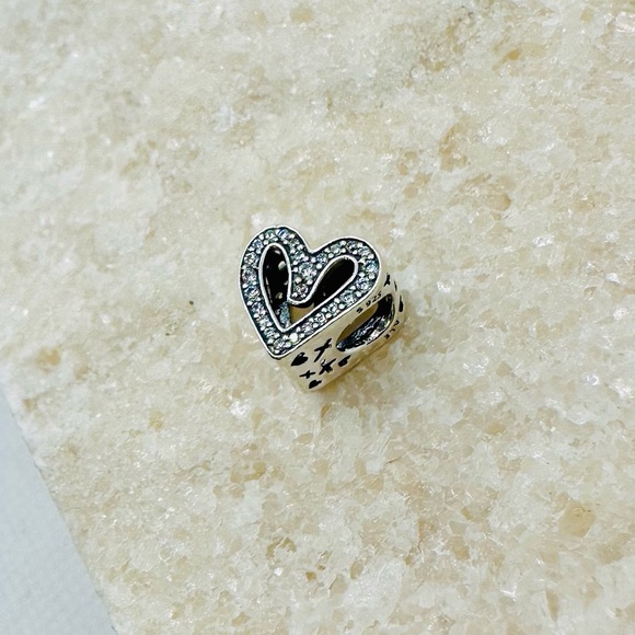 EUC Pandora 798692C01 Sterling Silver Sparkling Freehand Heart Charm w/ Clear CZ - Picture 11 of 16